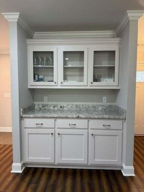 1215 Seagrove Dr - Photo 4 of 29