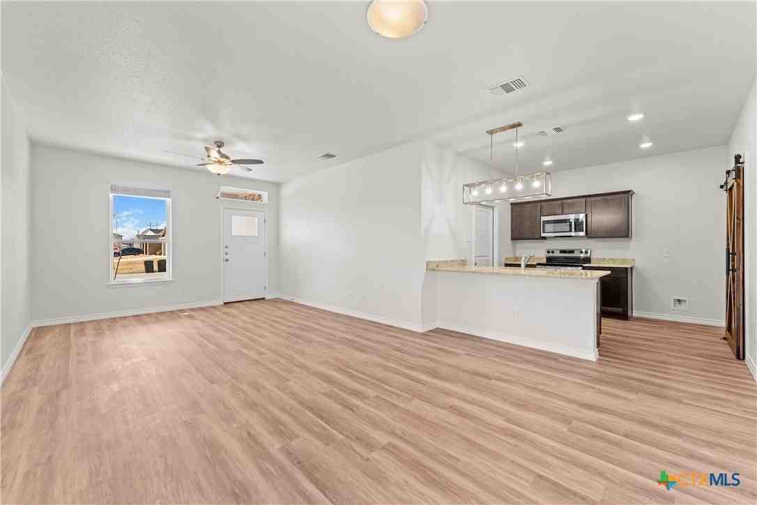 1114 Zora Dr Unit B - Photo 3 of 13