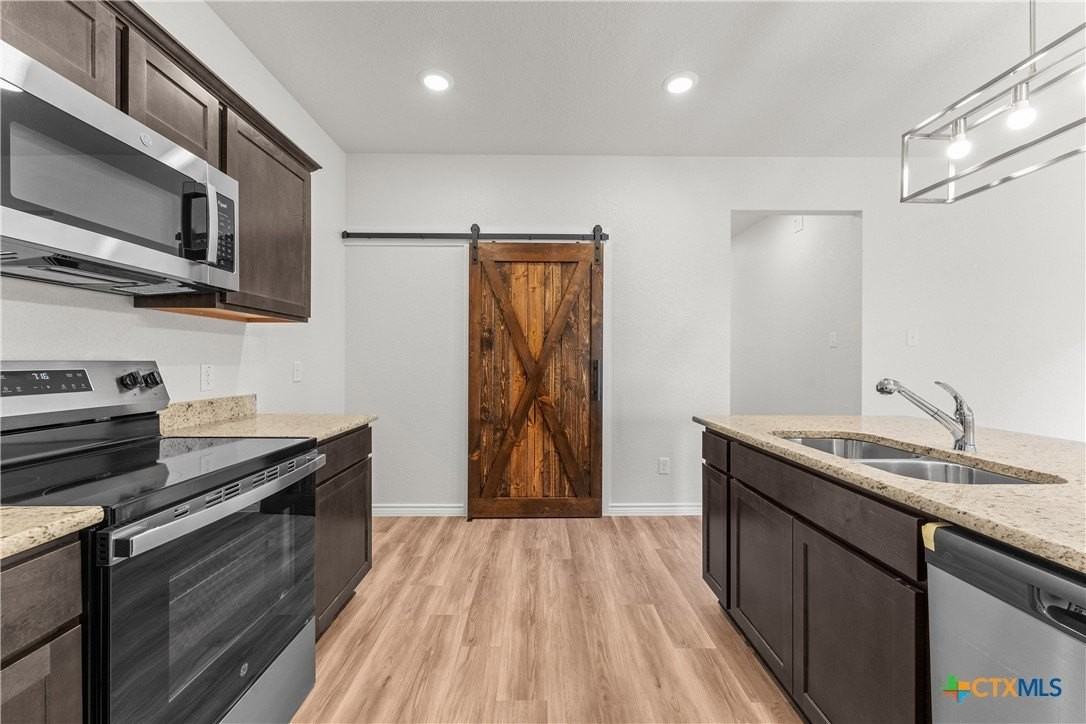 1114 Zora Dr Unit B - Photo 5 of 13