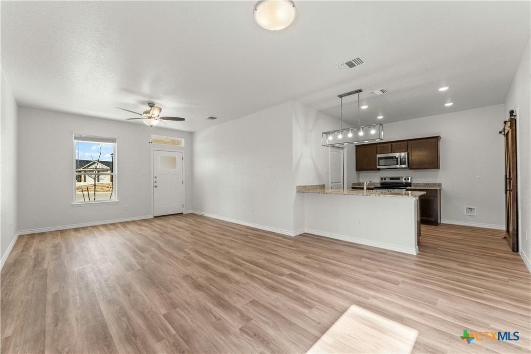 1118 Zora Dr Unit B - Photo 4 of 17