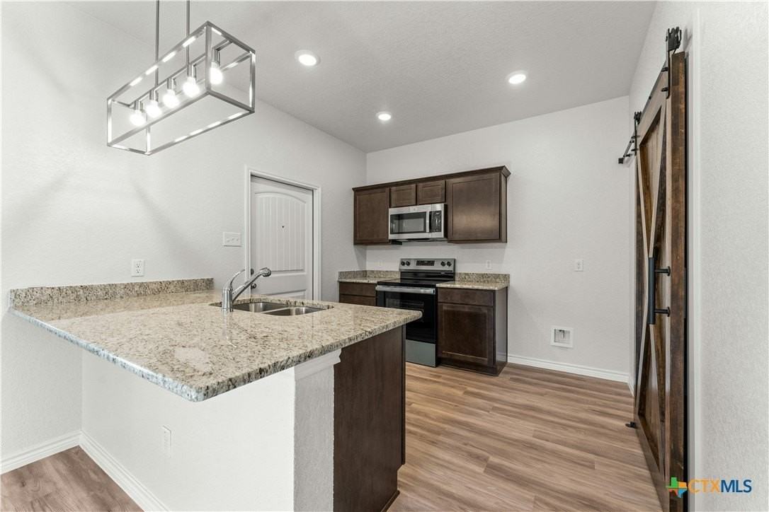 1118 Zora Dr Unit B - Photo 5 of 17