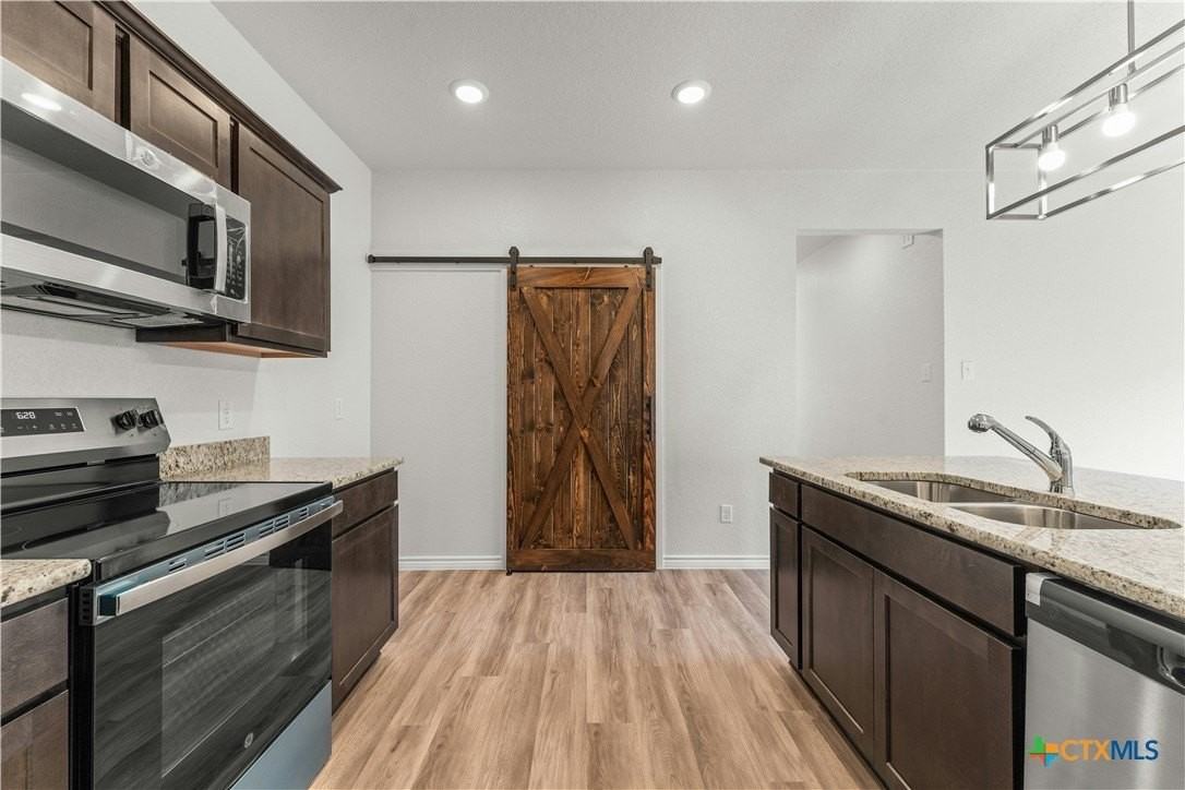 1118 Zora Dr Unit B - Photo 6 of 17