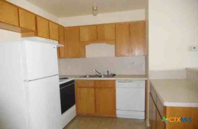 4207 Alan Kent Dr Apt B - Photo 4 of 9