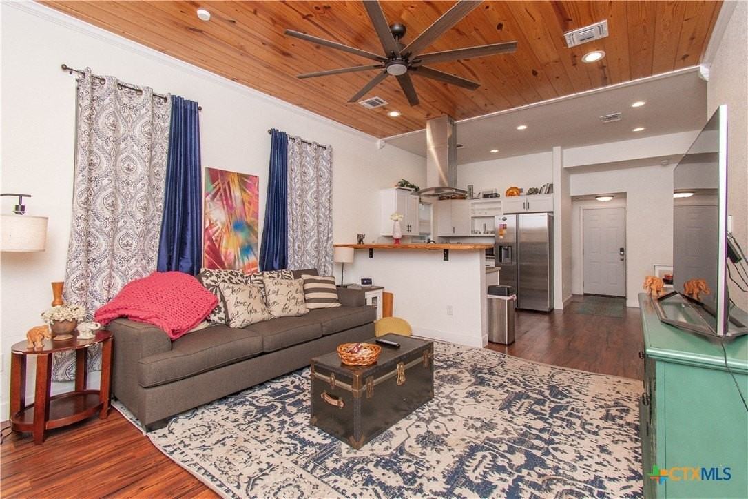 235 Belmont - Photo 4 of 22