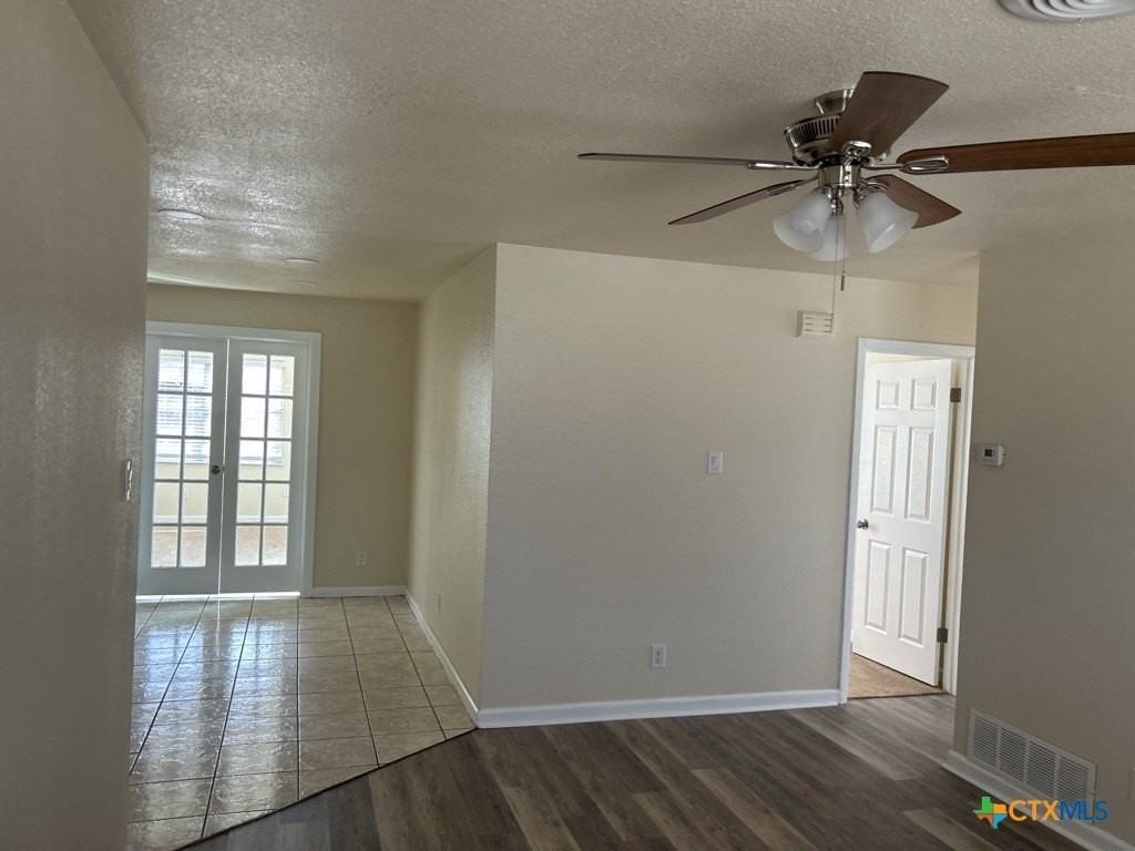 1208 Ridgemont Dr - Photo 2 of 11