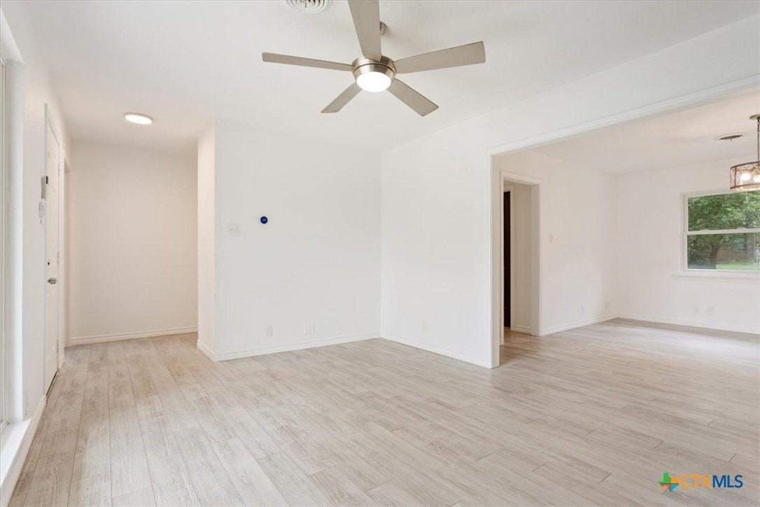 1304 Metropolitan Dr - Photo 5 of 25