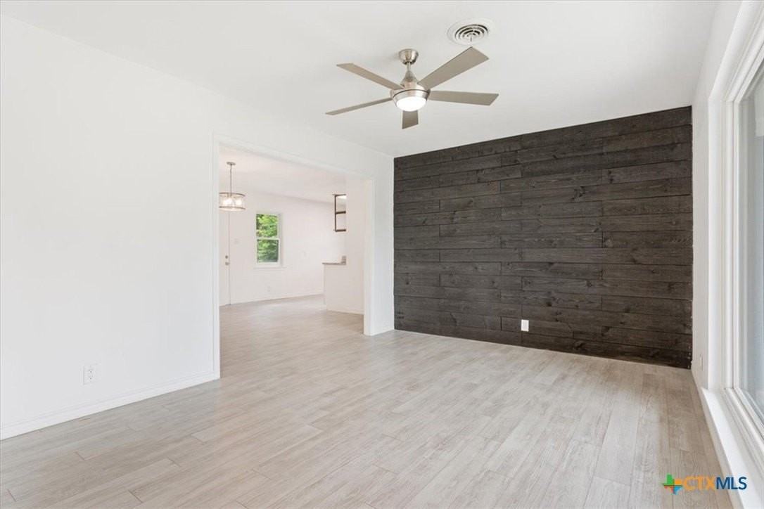 1304 Metropolitan Dr - Photo 7 of 25