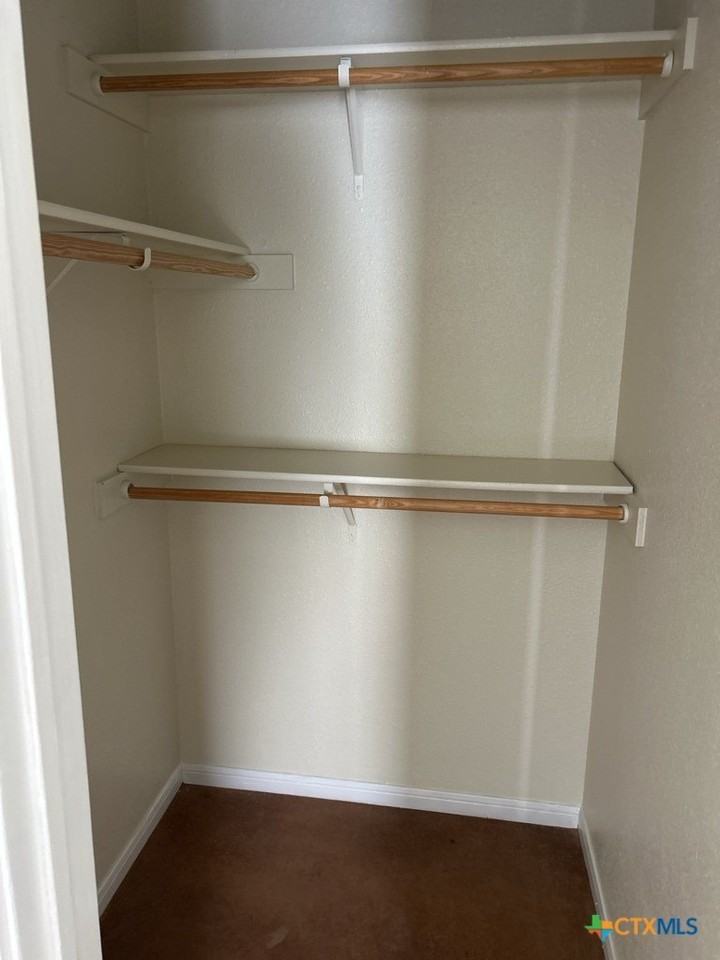 3101 Yaupon Rd Apt B - Photo 5 of 10