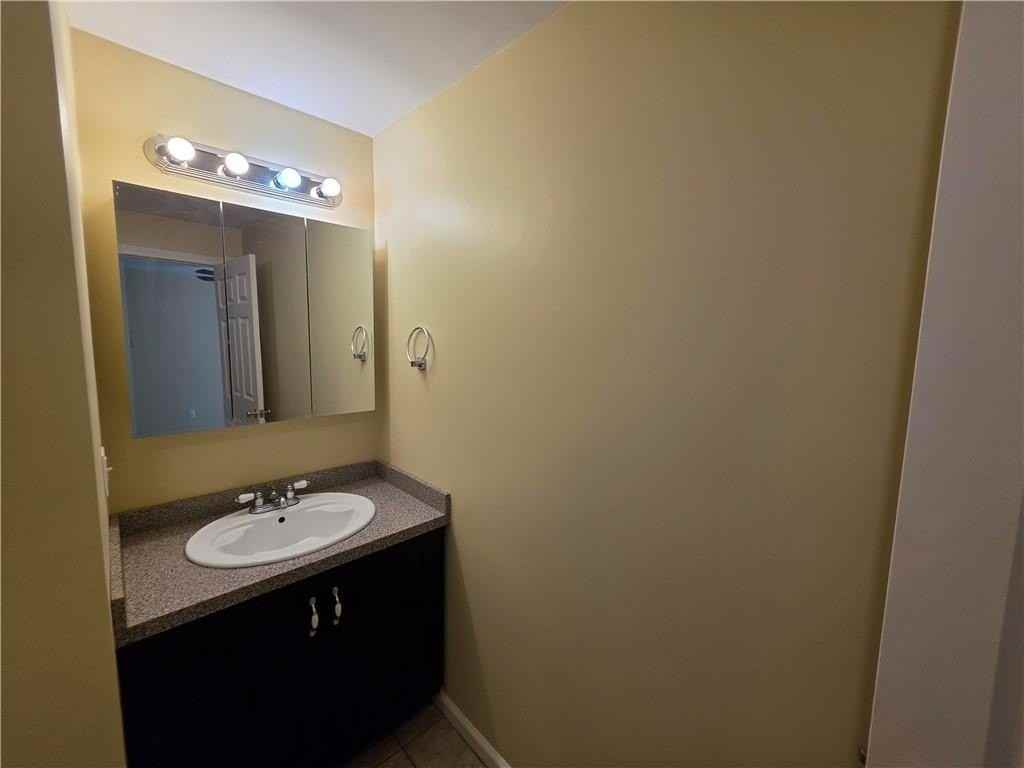 2226 Cranston St Unit 2 - Photo 5 of 10