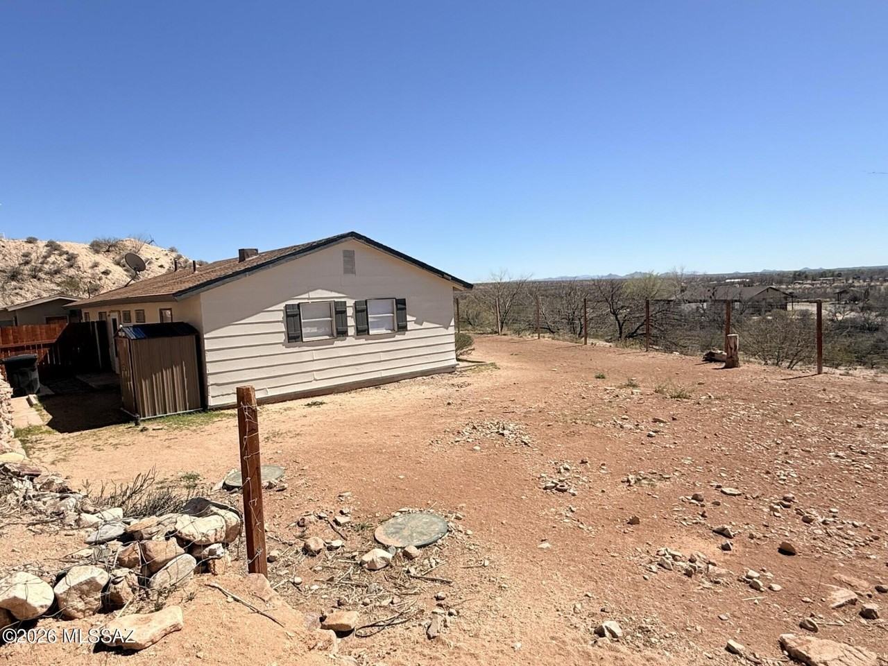 238 E Pederson Dr - Photo 2 of 9