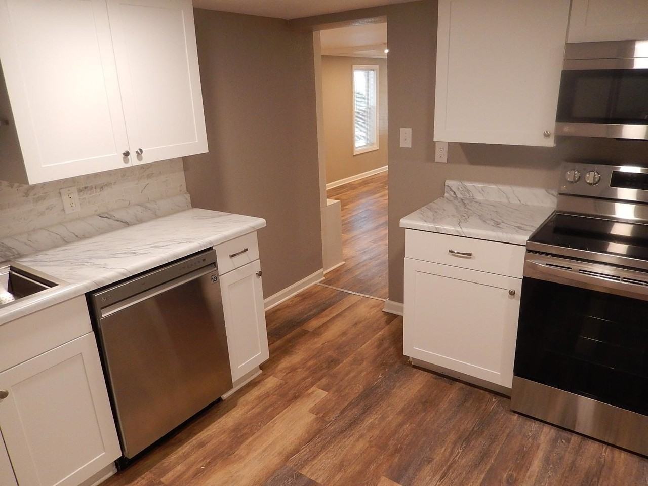 1529 Elberta Dr - Photo 6 of 24