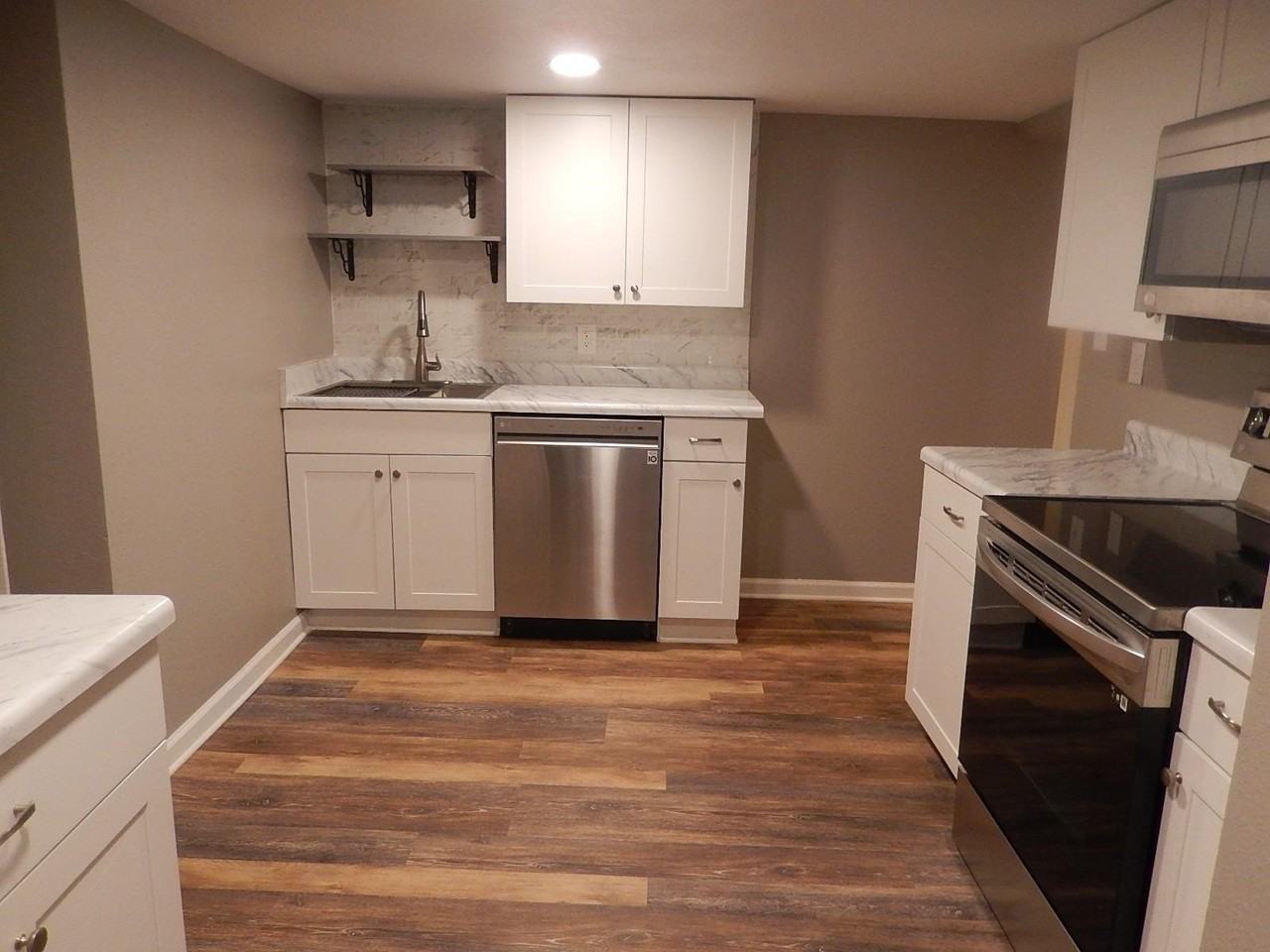 1529 Elberta Dr - Photo 7 of 24