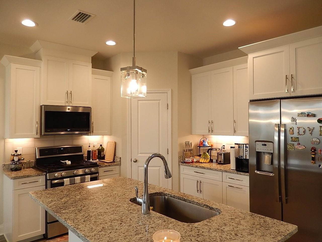 2886 Fontana St - Photo 4 of 28