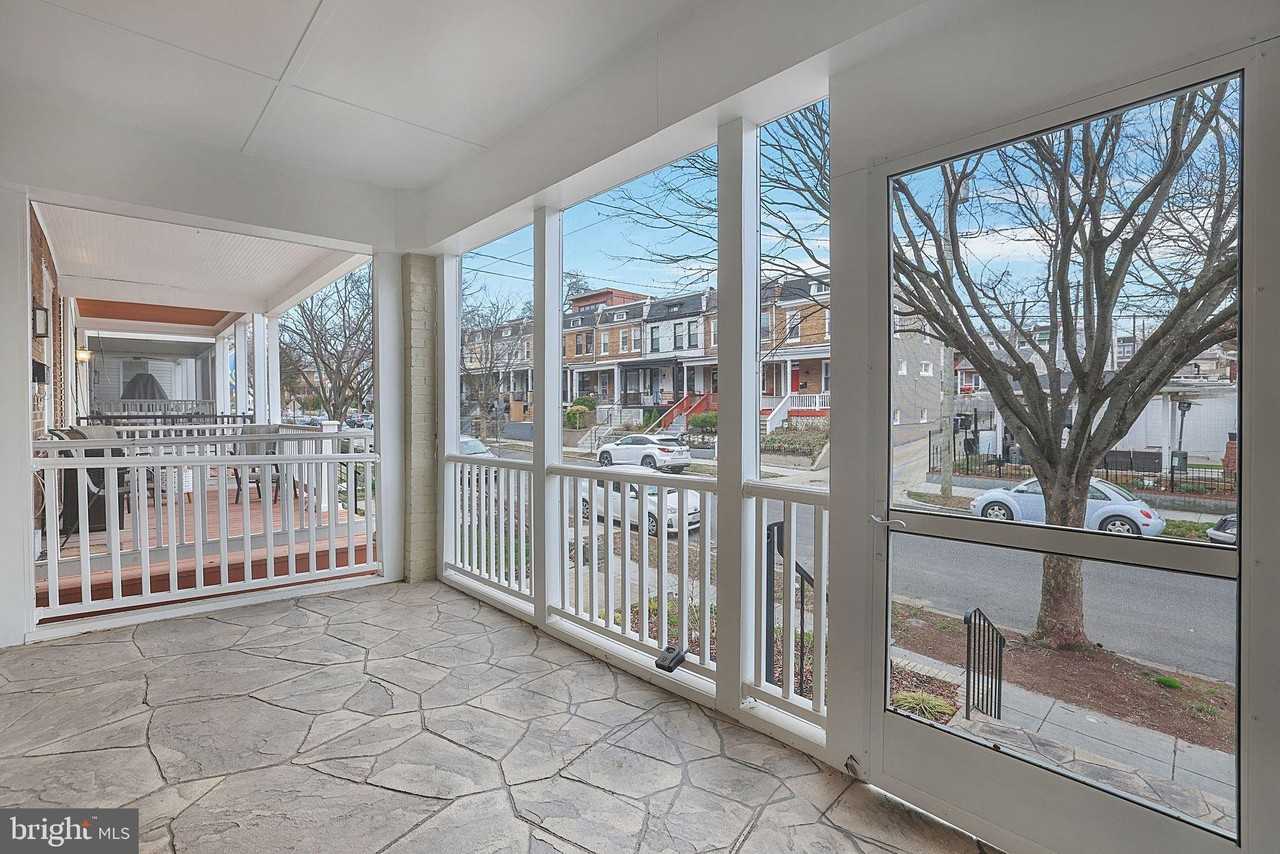 837 Decatur St Nw - Photo 3 of 30