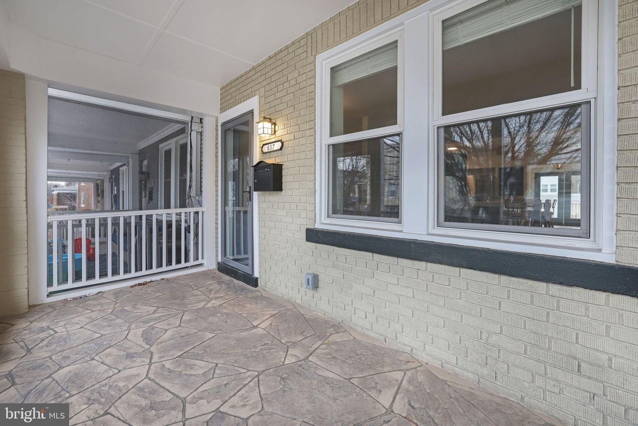 837 Decatur St Nw - Photo 4 of 30