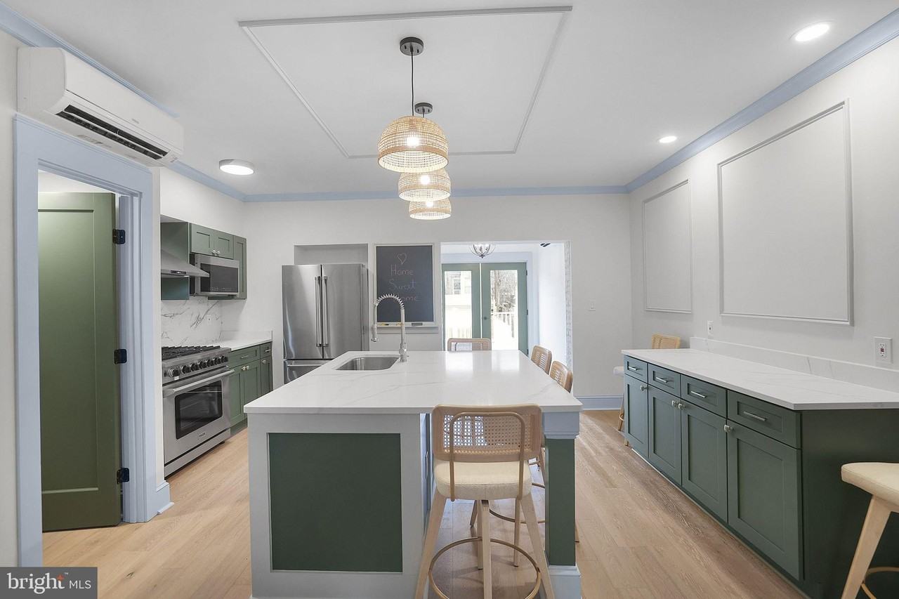 837 Decatur St Nw - Photo 6 of 30