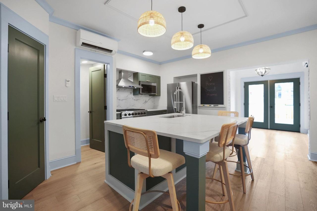 837 Decatur St Nw - Photo 7 of 30