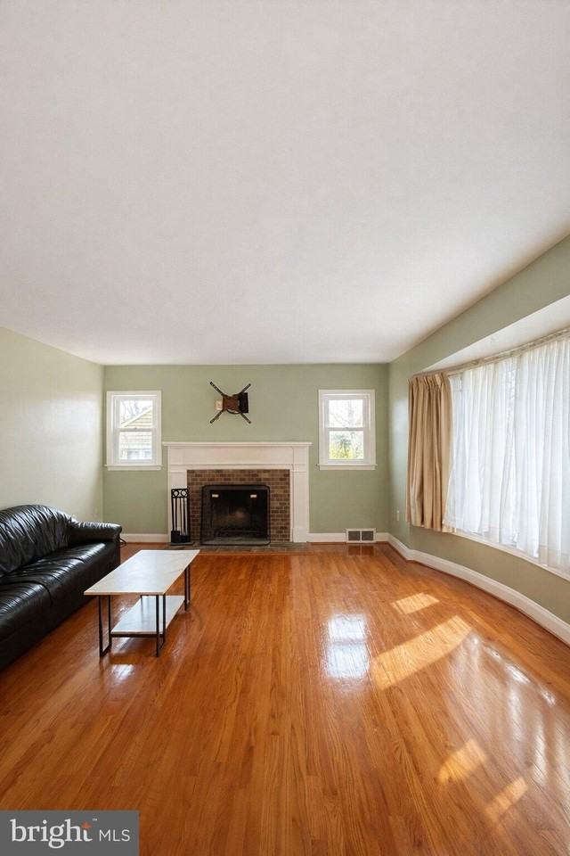 209 Mountain Rd - Photo 3 of 5