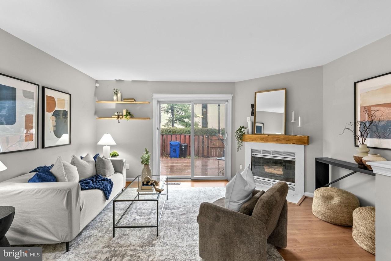 1305 S Potomac St - Photo 3 of 29