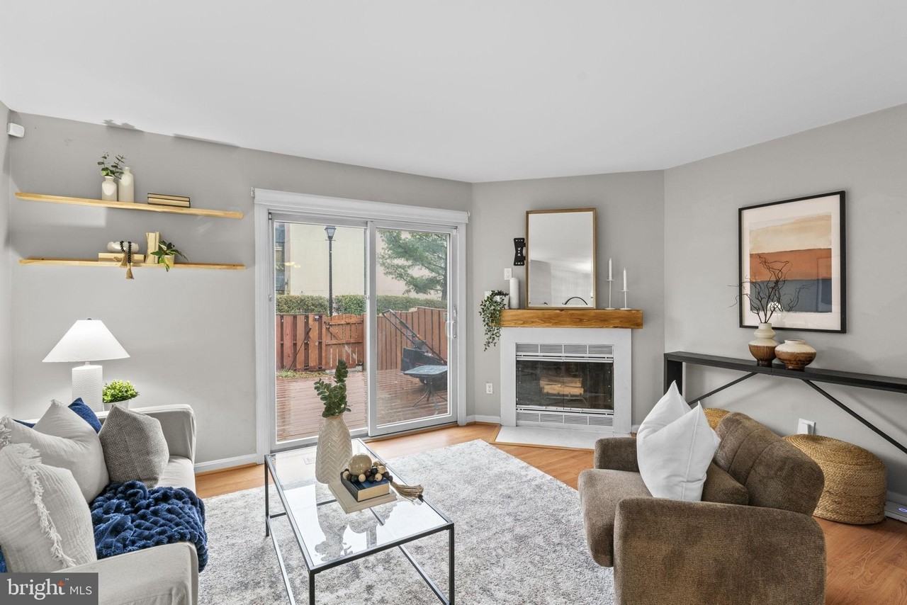 1305 S Potomac St - Photo 4 of 29