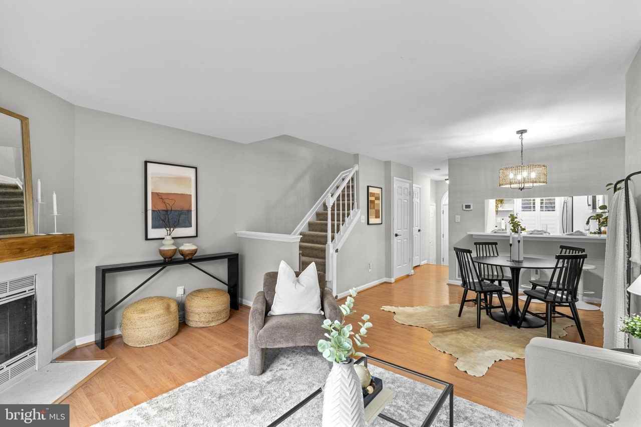 1305 S Potomac St - Photo 5 of 29