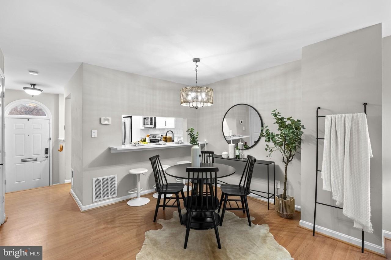 1305 S Potomac St - Photo 6 of 29