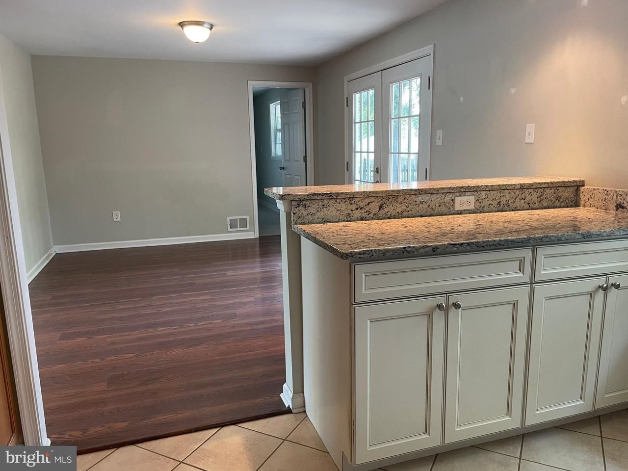 5611 Daniel Cir - Photo 5 of 17