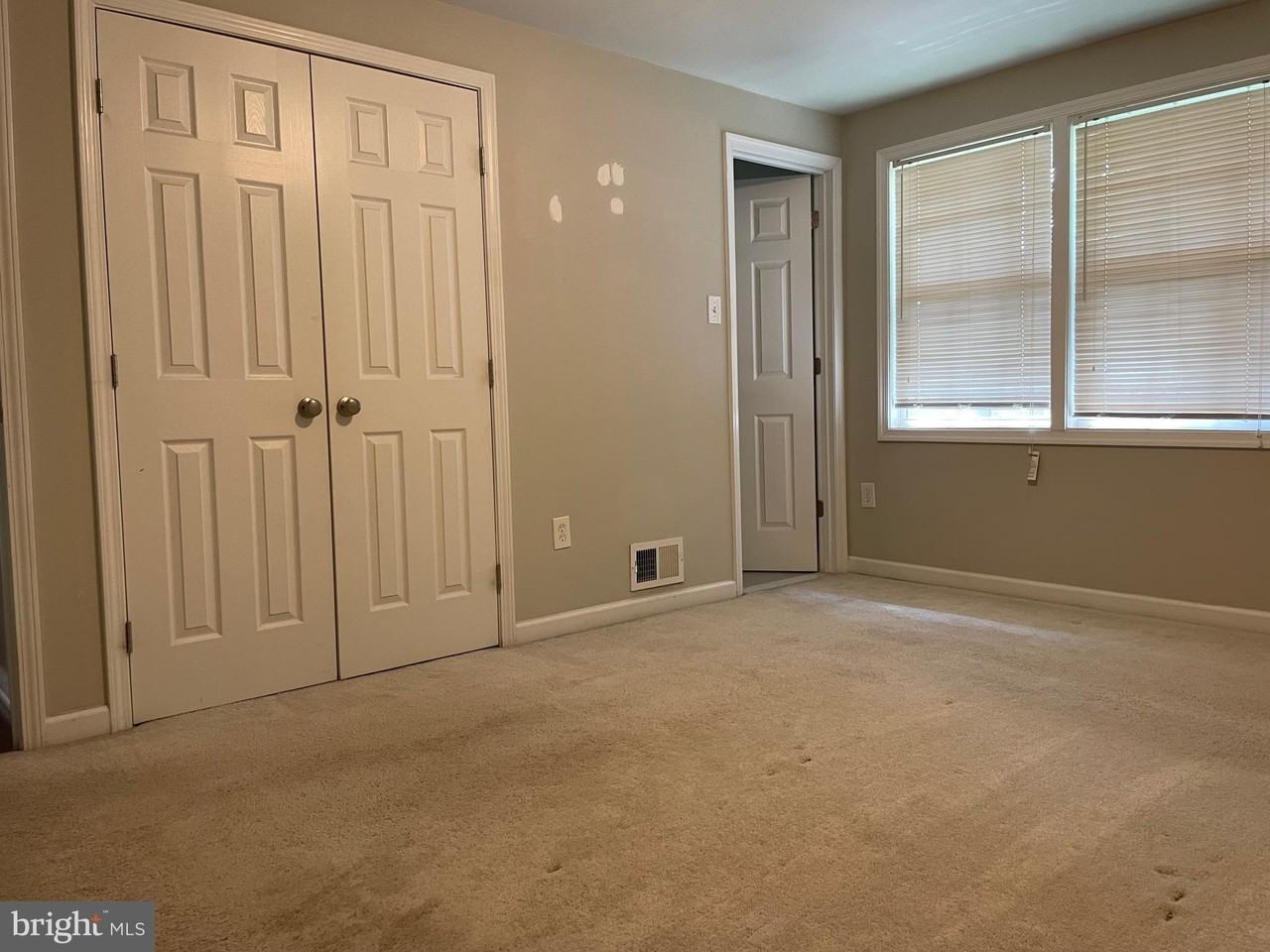 5611 Daniel Cir - Photo 7 of 17