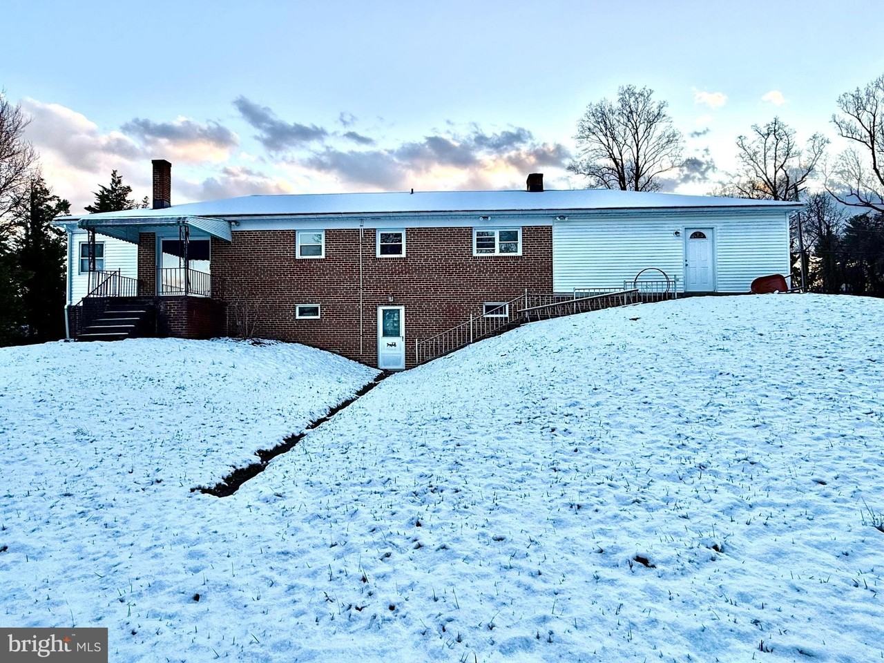 5233 Kerger Rd - Photo 3 of 32