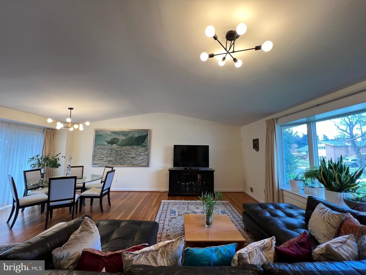 6310 Carnegie Dr - Photo 5 of 23