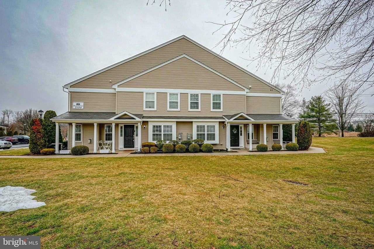 2106 Lexington Mews - Photo 2 of 49