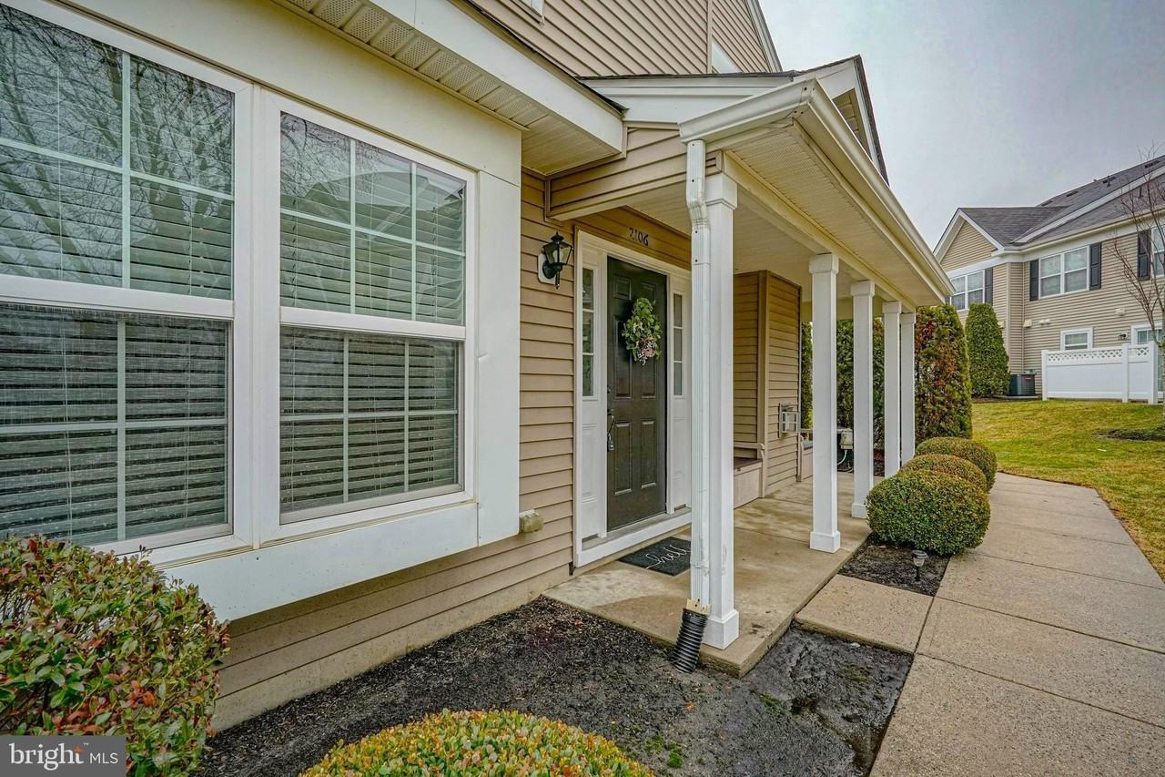 2106 Lexington Mews - Photo 5 of 49