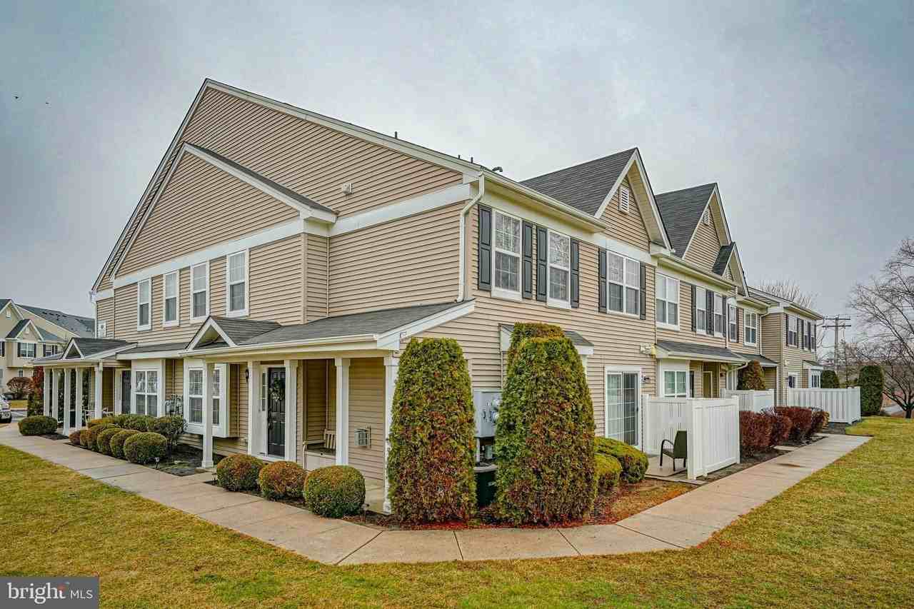 2106 Lexington Mews - Photo 6 of 49