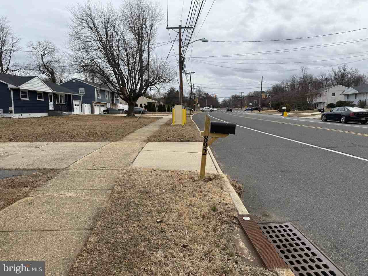 892 Estates Blvd - Photo 3 of 10