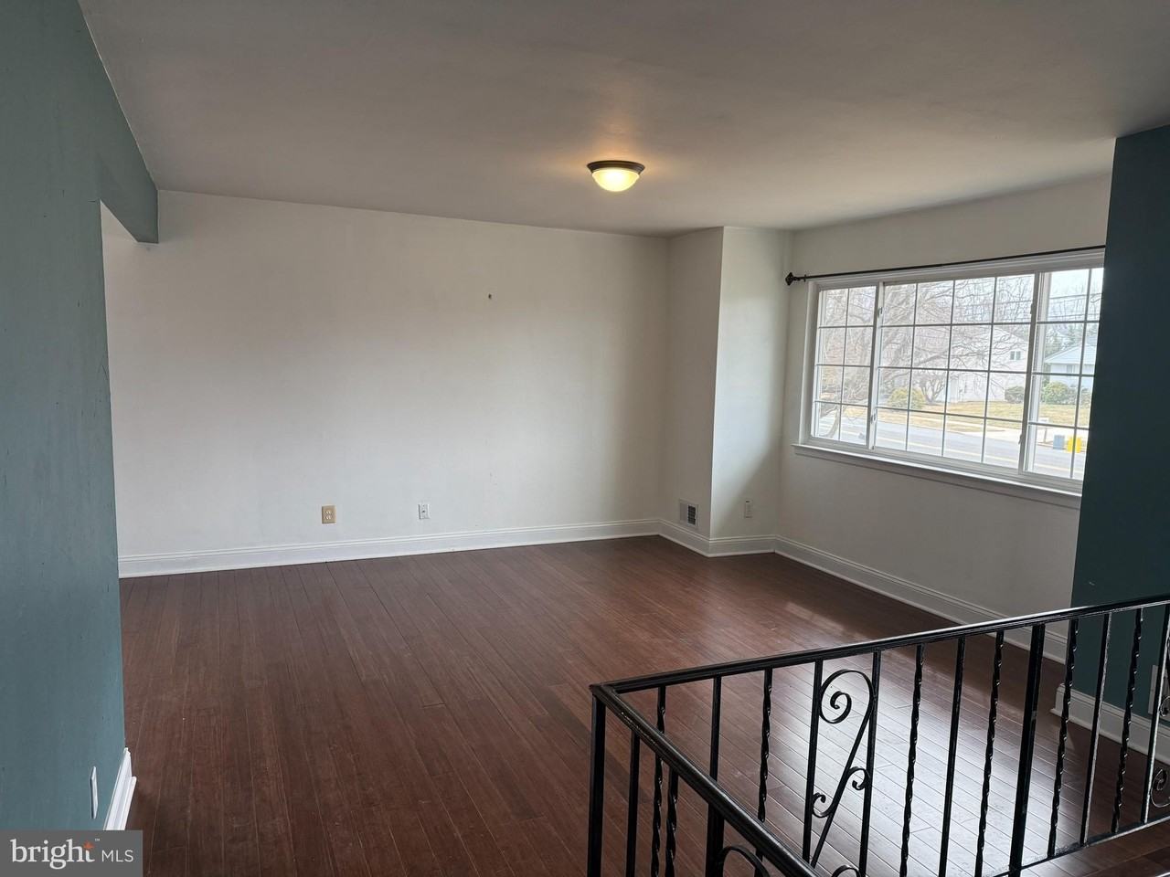 892 Estates Blvd - Photo 4 of 10