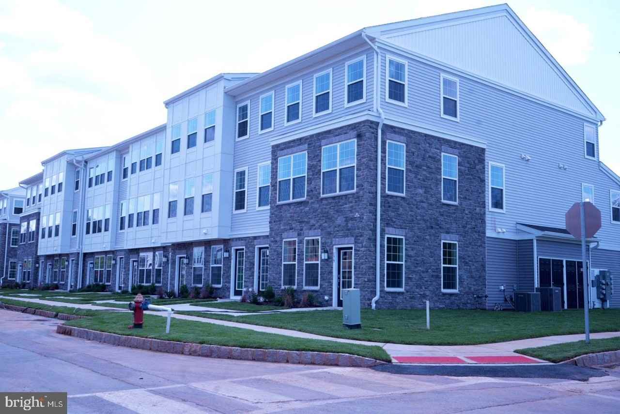 141 Stoutsburg Blvd - Photo 2 of 39