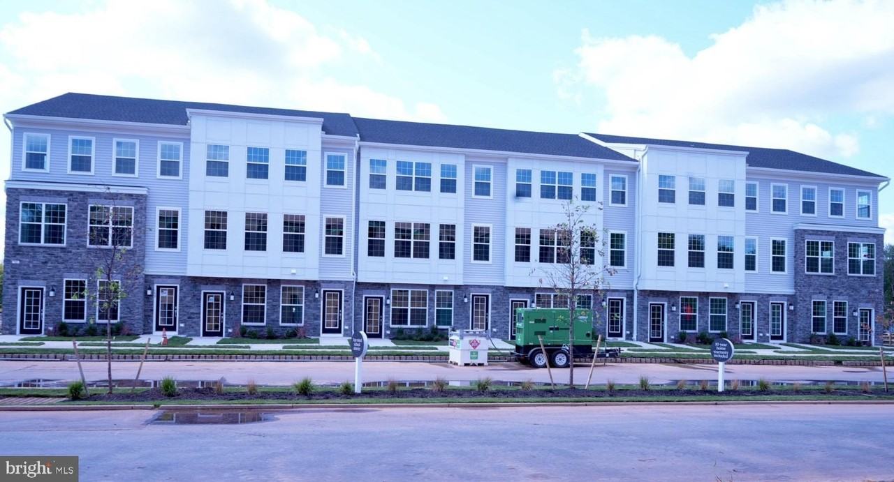 141 Stoutsburg Blvd - Photo 3 of 39