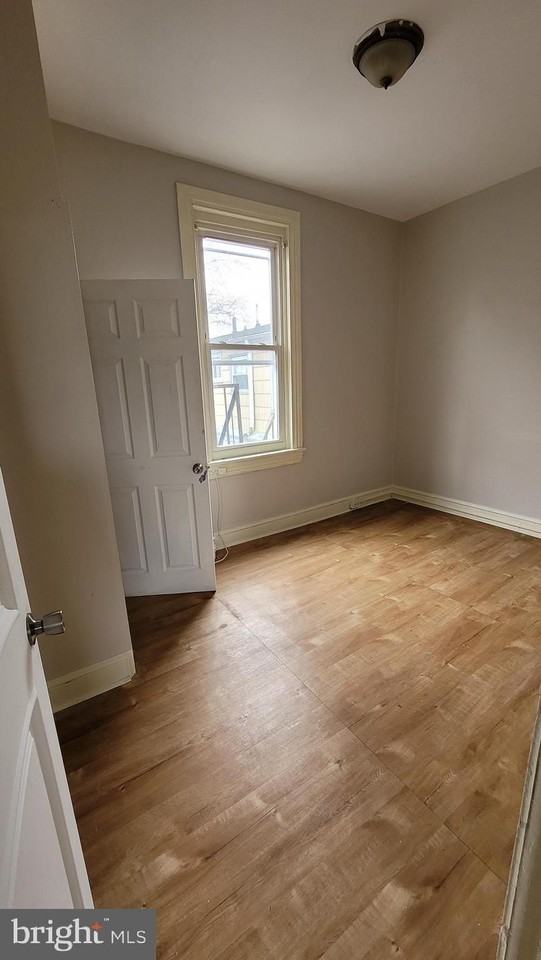 19 S 11th St Apt 3 - Photo 4 of 15