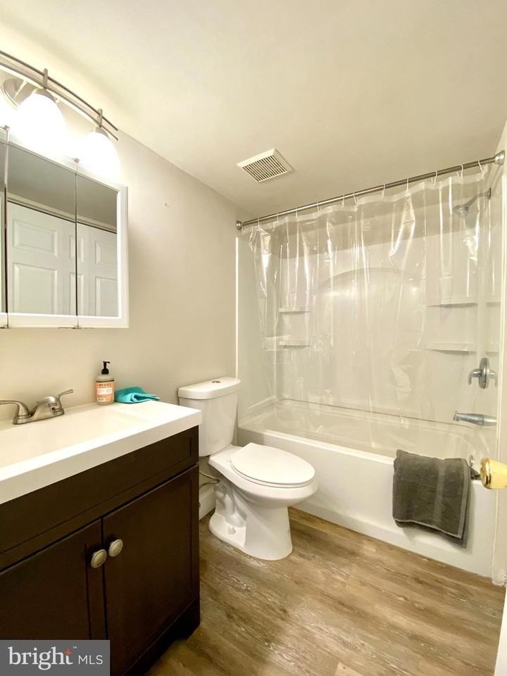 5200 Hilltop Dr - Photo 4 of 38