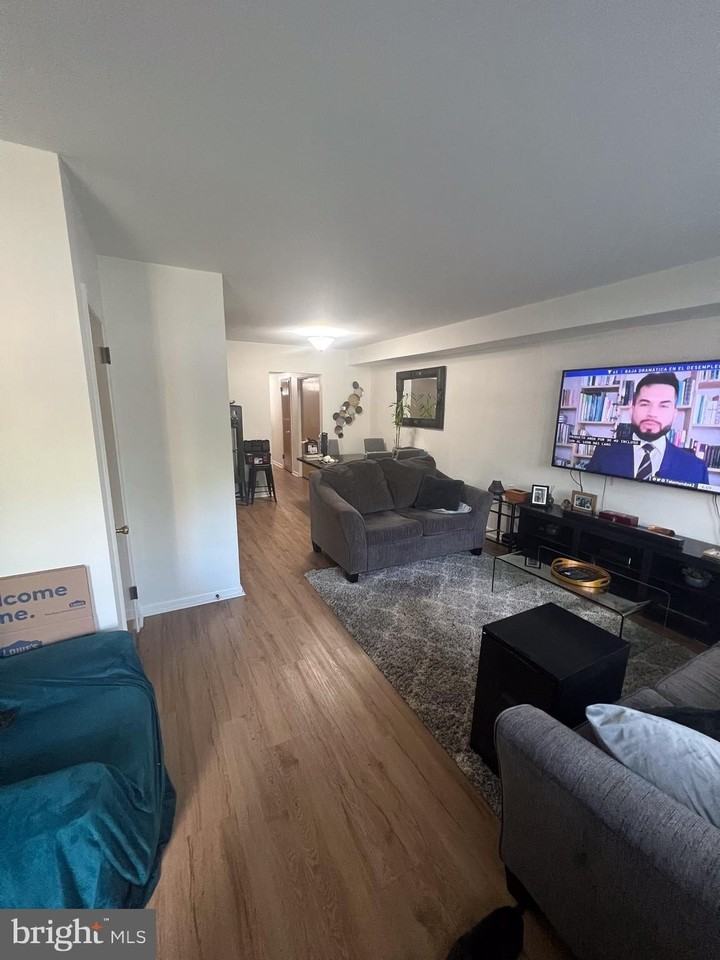 2330 Strahle St - Photo 2 of 4