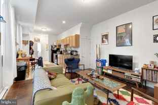 2010 E York St Apt 1f - Photo 1 of 1