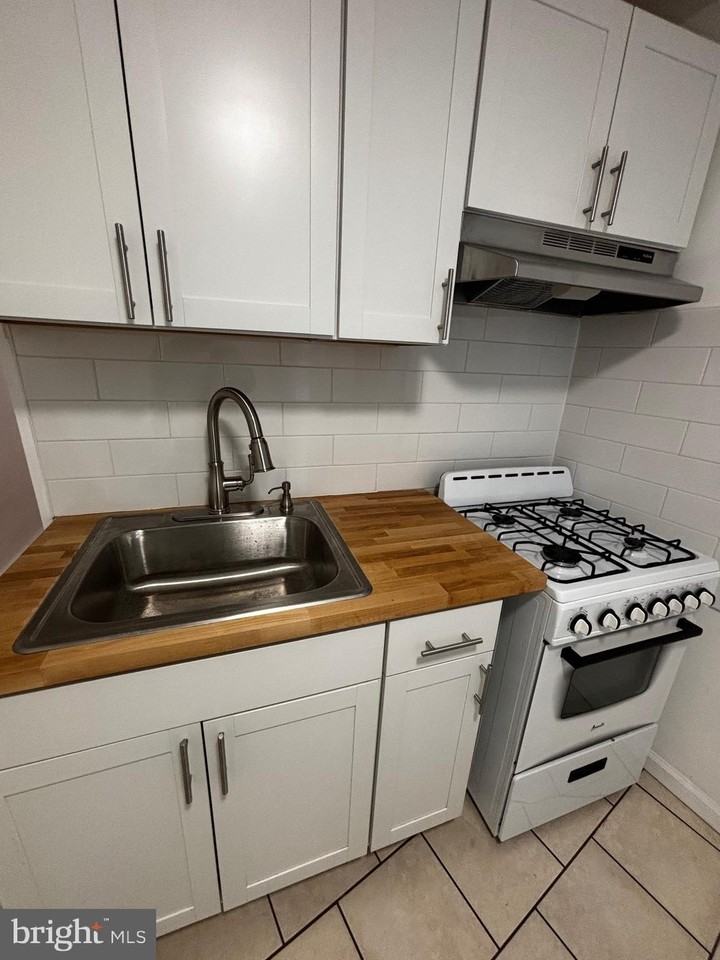 2339 Belgrade St - Photo 4 of 16