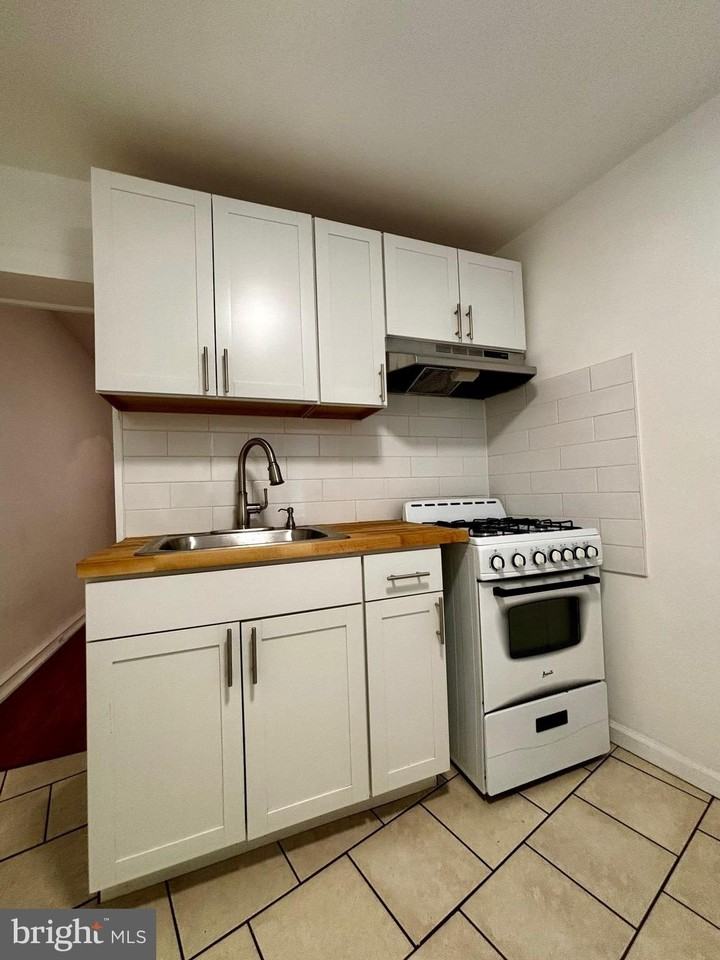 2339 Belgrade St - Photo 5 of 16