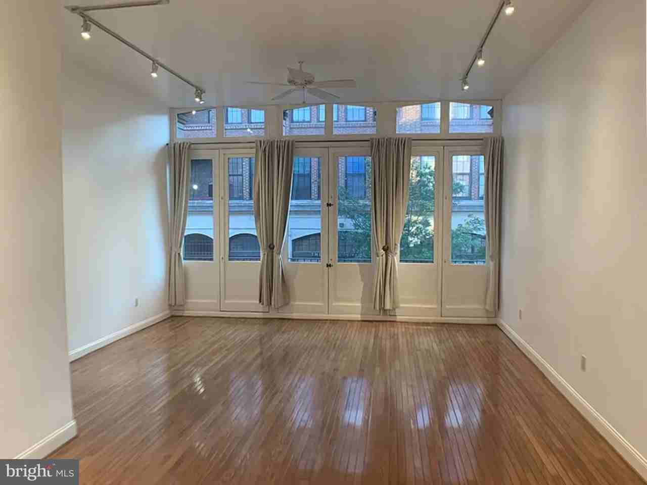 261 N 3rd St Fl 2 - Photo 3 of 17