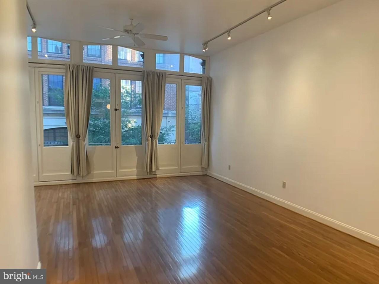 261 N 3rd St Fl 2 - Photo 4 of 17