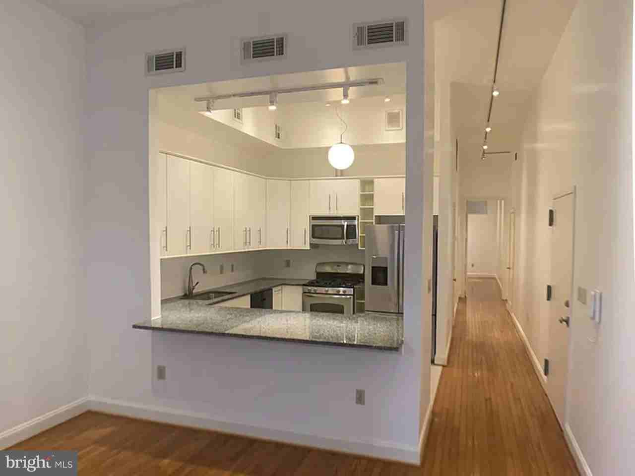 261 N 3rd St Fl 2 - Photo 7 of 17