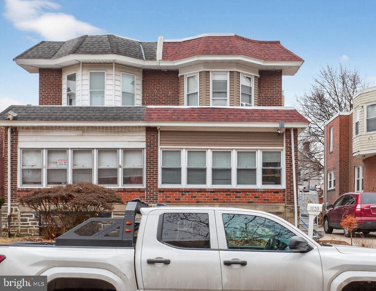 1120 Haworth St - Photo 3 of 33