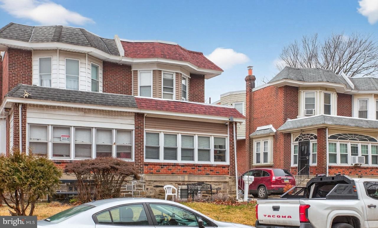 1120 Haworth St - Photo 4 of 33