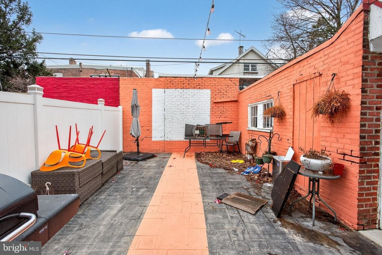 1120 Haworth St - Photo 5 of 33