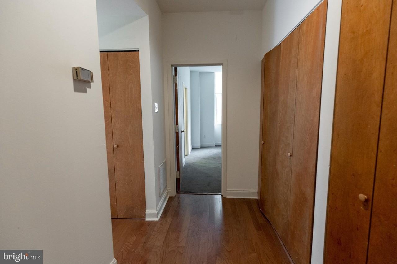 1600 Walnut St Apt 906-2 - Photo 6 of 29